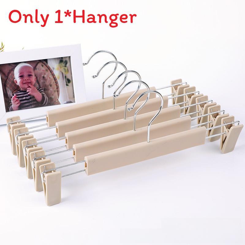 Black And White Plastic Clothes Hangers With Wide Shoulder And Antislip Features For Wardrobes хакі
Black And White Plastic Clothes Hangers With Wide Shoulder And Antislip Features For Wardrobes хакі