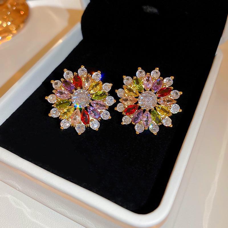 Серьги-цветы с гальваническим покрытием из золота и серебра с цирконием - элегантный дизайн Silver Needle
Серьги-цветы с гальваническим покрытием из золота и серебра с цирконием - элегантный дизайн Silver Needle