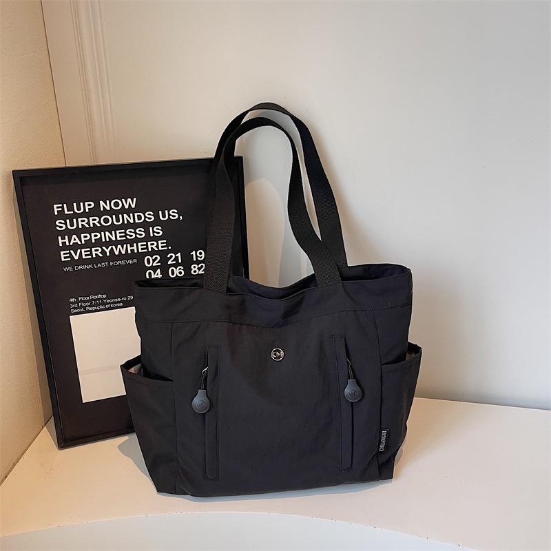 New Korean Style Canvas Tote Shoulder Bag Large Capacity Commuting Handle Bag for Women Comfortable and Versatile Commuting Bag чёрный
New Korean Style Canvas Tote Shoulder Bag Large Capacity Commuting Handle Bag for Women Comfortable and Versatile Commuting Bag чёрный