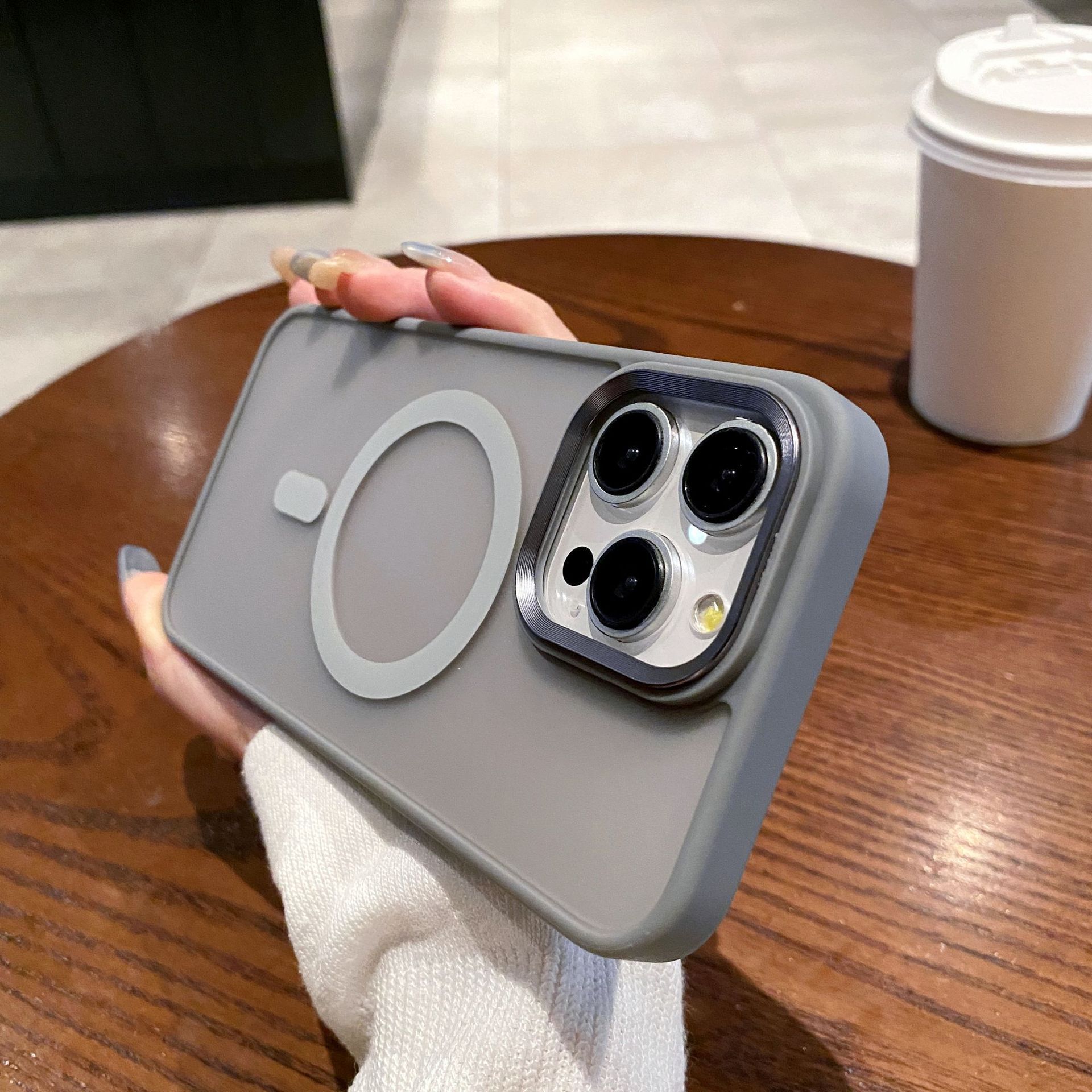 Magnetic suction for iPhone16promax mobile phone case, lens anti-drop protective case, magnetic anti-drop iPhone11pro сірий колір
Magnetic suction for iPhone16promax mobile phone case, lens anti-drop protective case, magnetic anti-drop iPhone11pro сірий колір