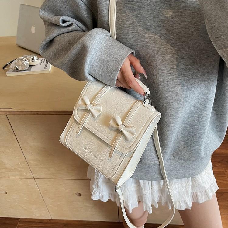 2025 summer new backpack fashion casual handbag student schoolbag texture lightweight shoulder bag чёрный
2025 summer new backpack fashion casual handbag student schoolbag texture lightweight shoulder bag чёрный