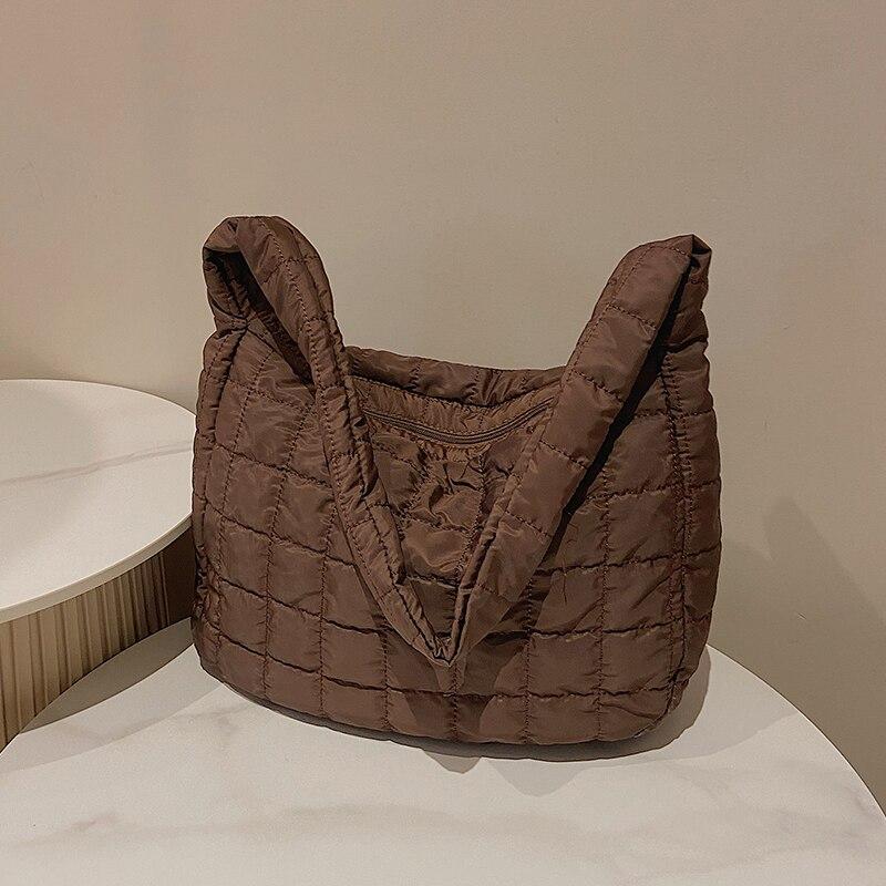 Lattice Large Armpit Bag 2026 Winter New High Quality Fabric Women s Designer Handbag Vintage High Capacity Shoulder Bags 40 X 11 X 35 CM кавовий
Lattice Large Armpit Bag 2026 Winter New High Quality Fabric Women s Designer Handbag Vintage High Capacity Shoulder Bags 40 X 11 X 35 CM кавовий