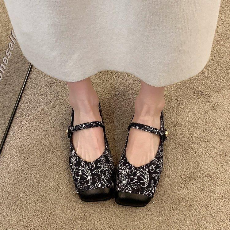 Модная женская обувь слипоны с квадратным носком женские балетки готическая обувь ретро повседневная корейская 2025 новинка стильные предложения распродажа хлопок в 39 40
Модная женская обувь слипоны с квадратным носком женские балетки готическая обувь ретро повседневная корейская 2025 новинка стильные предложения распродажа хлопок в 39 40