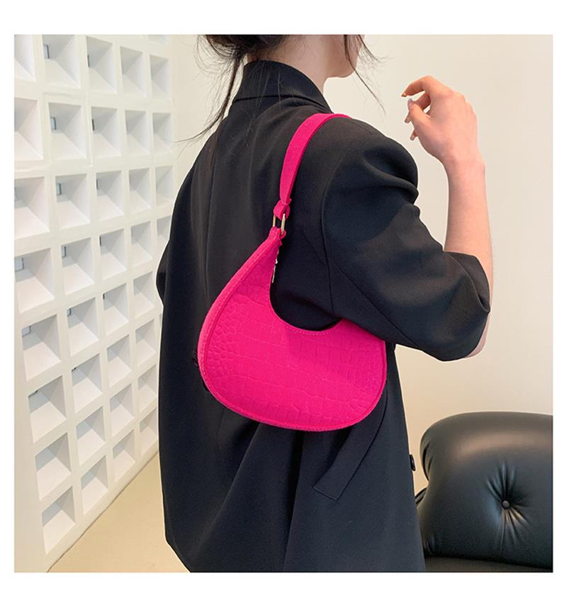 Retro Women Shoulder Bag Handbag Pure Felt Fashi Leisure Underarm Bag Crescent Saddle Bag For Ladies Advanced Armpit Bag червоний
Retro Women Shoulder Bag Handbag Pure Felt Fashi Leisure Underarm Bag Crescent Saddle Bag For Ladies Advanced Armpit Bag червоний