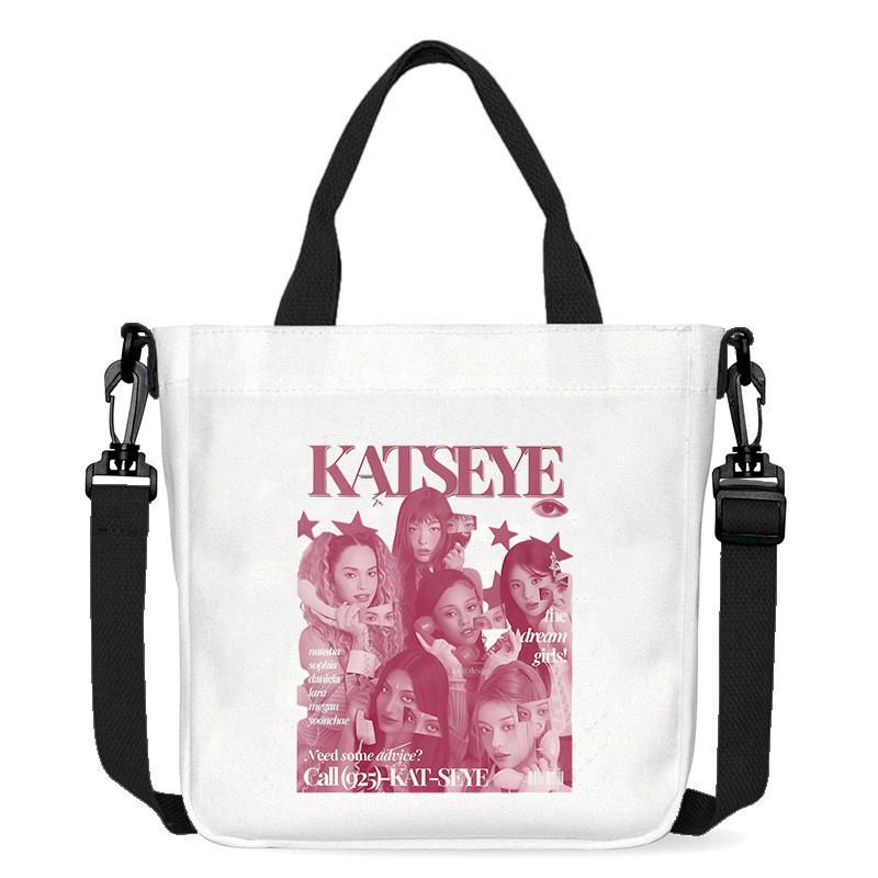 Casual Outdoor Organizer KATSEYE Printed Crossbody Bag Canvas Shoulder Bags 23 x 23 x 5CM
Casual Outdoor Organizer KATSEYE Printed Crossbody Bag Canvas Shoulder Bags 23 x 23 x 5CM