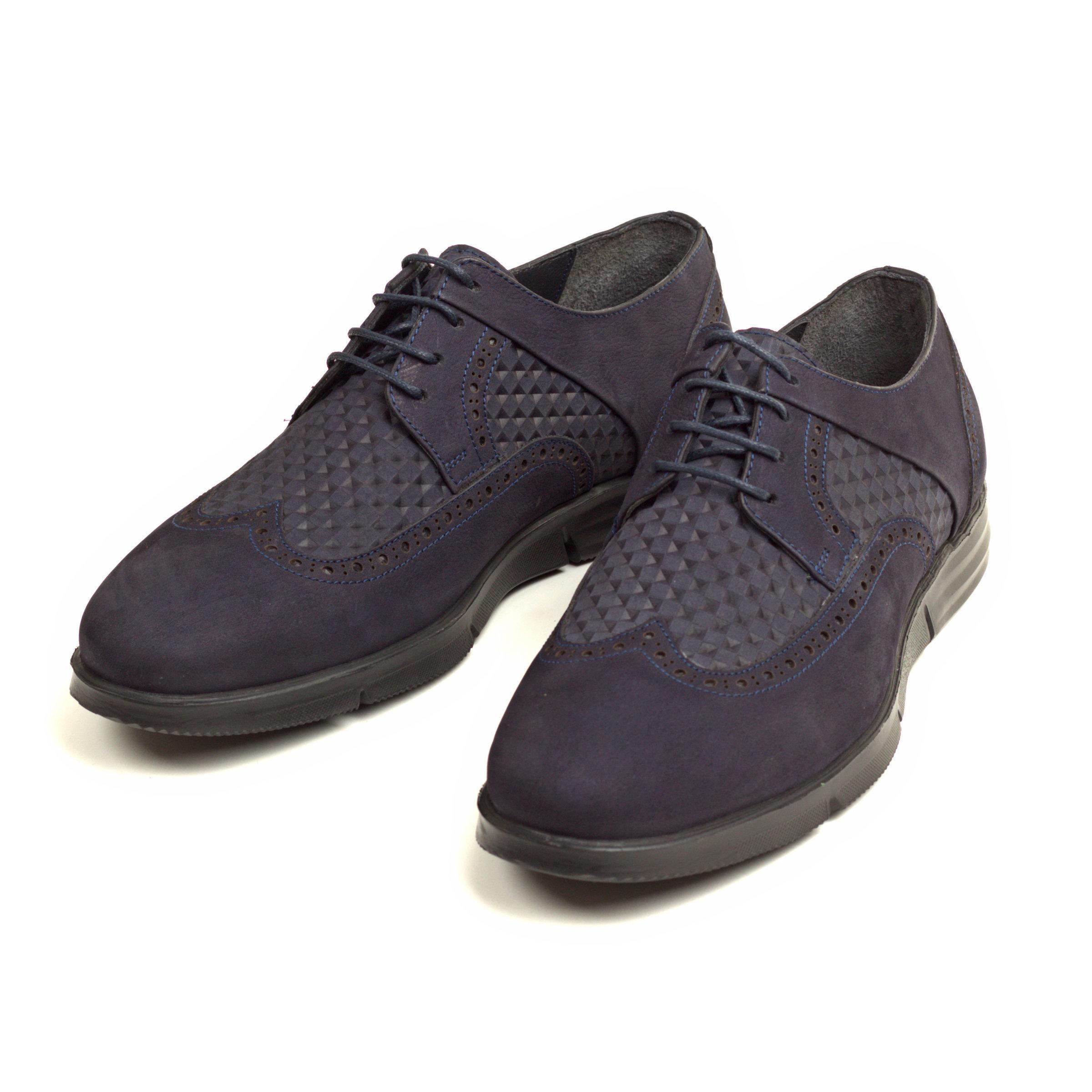 Повседневные классические туфли на шнуровке из натуральной телячьей кожи
Повседневные классические туфли на шнуровке из натуральной телячьей кожи