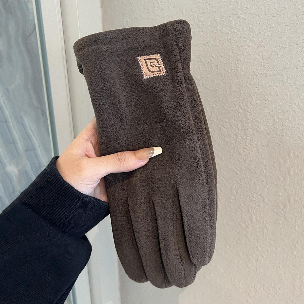 Новые перчатки для зимы для мужчин и женщин, для пар, плюс бархатные, теплые, ветрозащитные, от холода, для езды, для электровелосипеда, пятипалые, с сенсорным экраном One Size
Новые перчатки для зимы для мужчин и женщин, для пар, плюс бархатные, теплые, ветрозащитные, от холода, для езды, для электровелосипеда, пятипалые, с сенсорным экраном One Size