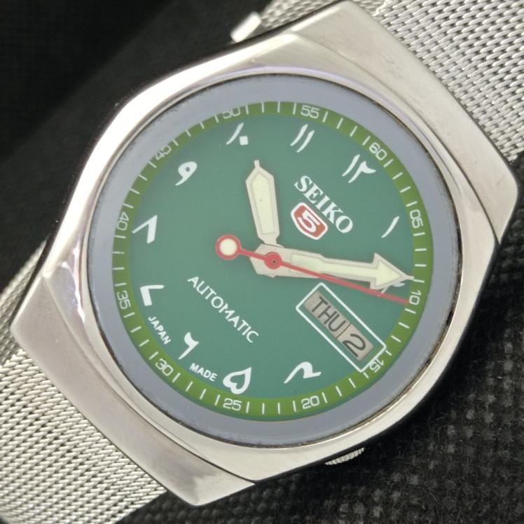 Б/У винтажные часы SEIKO 5 AUTOMATIC 7009A JAPAN MENS D/D ARABIC WATCH 594a-a311788-9 SKU594a-a311788
Б/У винтажные часы SEIKO 5 AUTOMATIC 7009A JAPAN MENS D/D ARABIC WATCH 594a-a311788-9 SKU594a-a311788