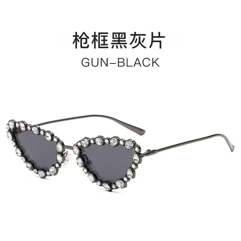 New Luxury Diamond Sunglasses Women Cat Eye Retro Sun Glasses for Women Vintage High Quality Shades Female Black UV400 Oculos
New Luxury Diamond Sunglasses Women Cat Eye Retro Sun Glasses for Women Vintage High Quality Shades Female Black UV400 Oculos