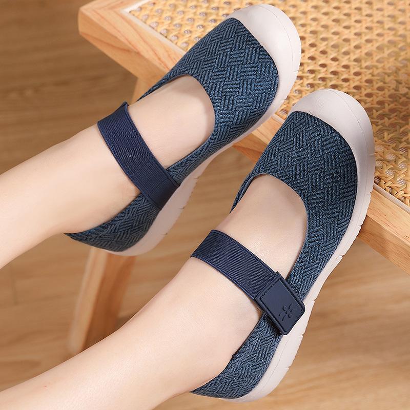One pedal summer breathable foreign trade walking shoes large size women s shoes Velcro lightweight soft sole casual mother shoes 43 синій
One pedal summer breathable foreign trade walking shoes large size women s shoes Velcro lightweight soft sole casual mother shoes 43 синій