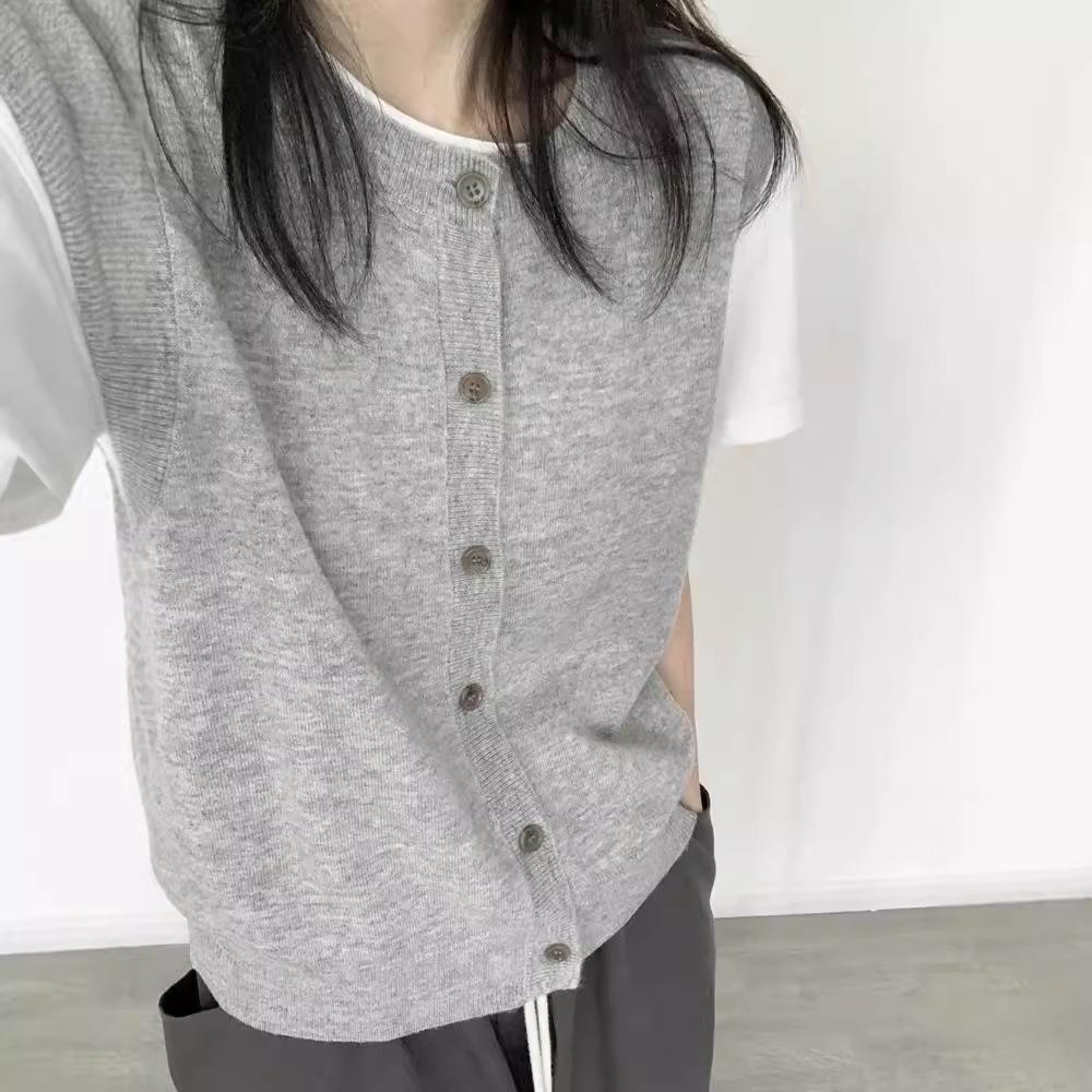 Women s Gray Minimalist Layered Wool Sweater Vest - Spring 2024 Collection Large серый
Women s Gray Minimalist Layered Wool Sweater Vest - Spring 2024 Collection Large серый