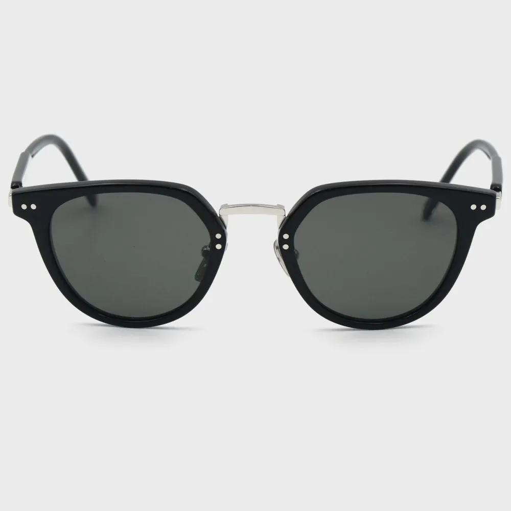 Prada Sunglasses SPR17Y 1AB-03R Polarized Lenses
Prada Sunglasses SPR17Y 1AB-03R Polarized Lenses