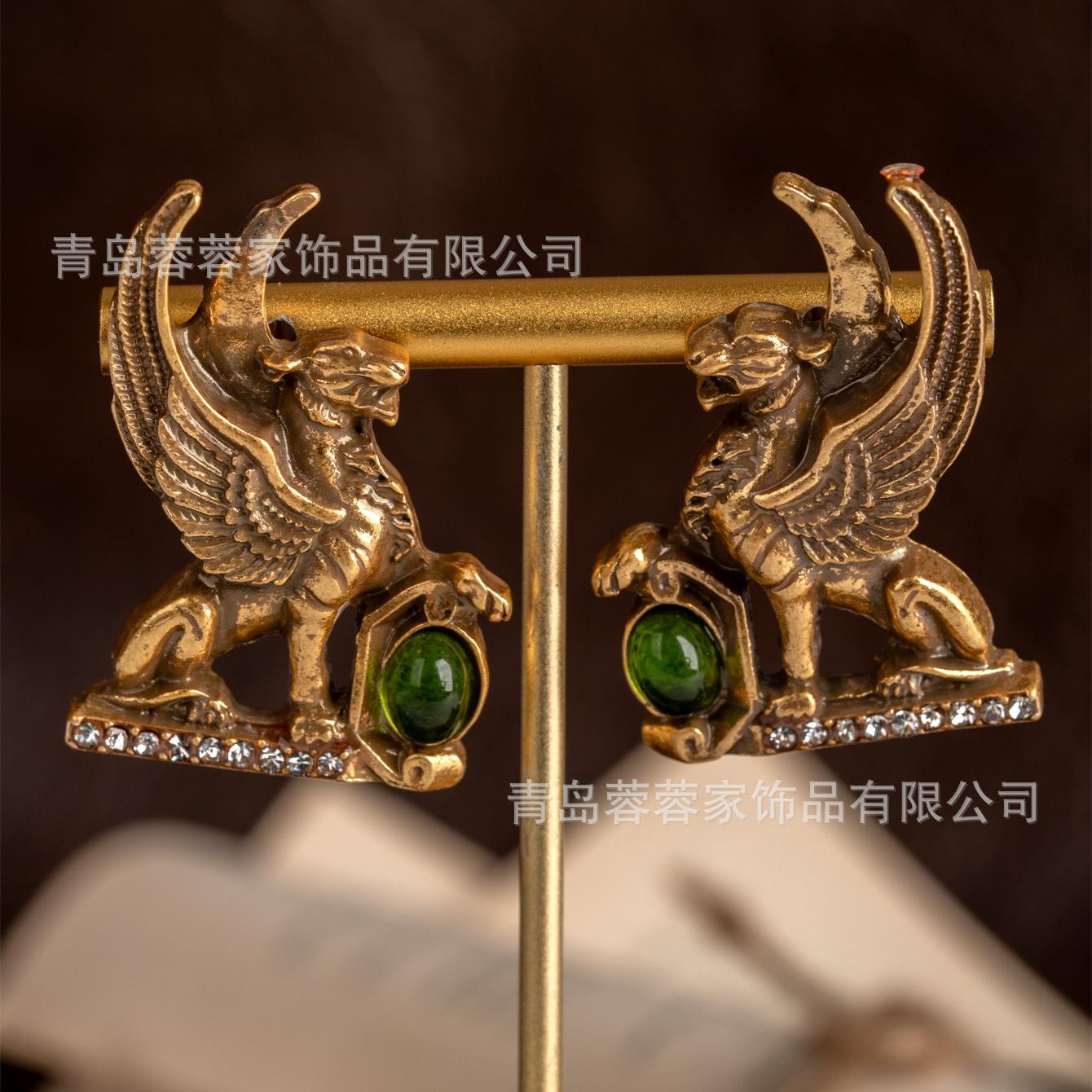 Vintage Antique Heavy Industry Old Brass Cheetah Earrings Women With A Niche Design Unique зелений
Vintage Antique Heavy Industry Old Brass Cheetah Earrings Women With A Niche Design Unique зелений