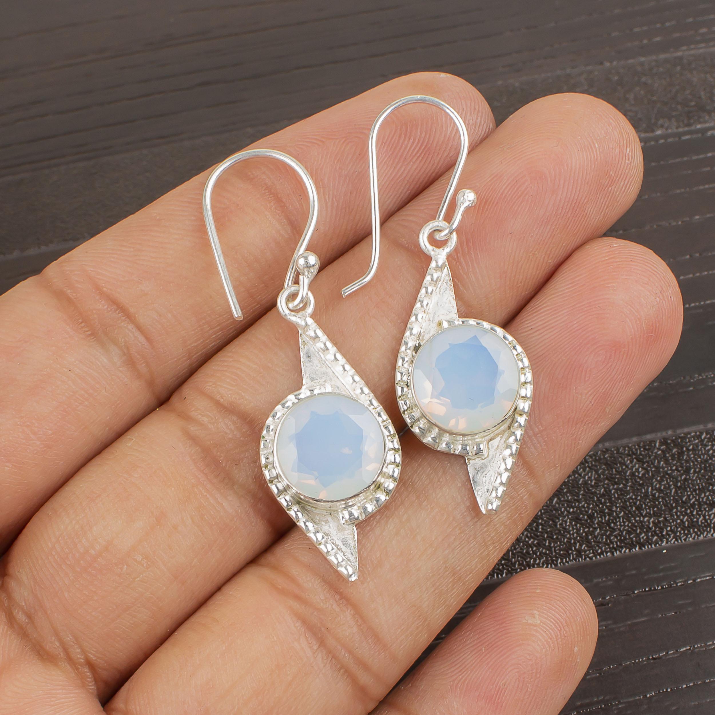 Milky Opal Gemstone Jewelry 925 Sterling Silver Jewelry Protecting Pendant Gift For Mom 1.80 Inches білий
Milky Opal Gemstone Jewelry 925 Sterling Silver Jewelry Protecting Pendant Gift For Mom 1.80 Inches білий