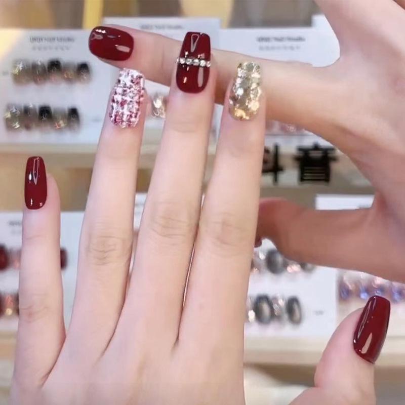 Champagne Gold High-End Nail Tips: New Year Autumn/Winter Collection - Sparkling Fragrant Style Handmade Fake Nail Stickers Glue Included
Champagne Gold High-End Nail Tips: New Year Autumn/Winter Collection - Sparkling Fragrant Style Handmade Fake Nail Stickers Glue Included