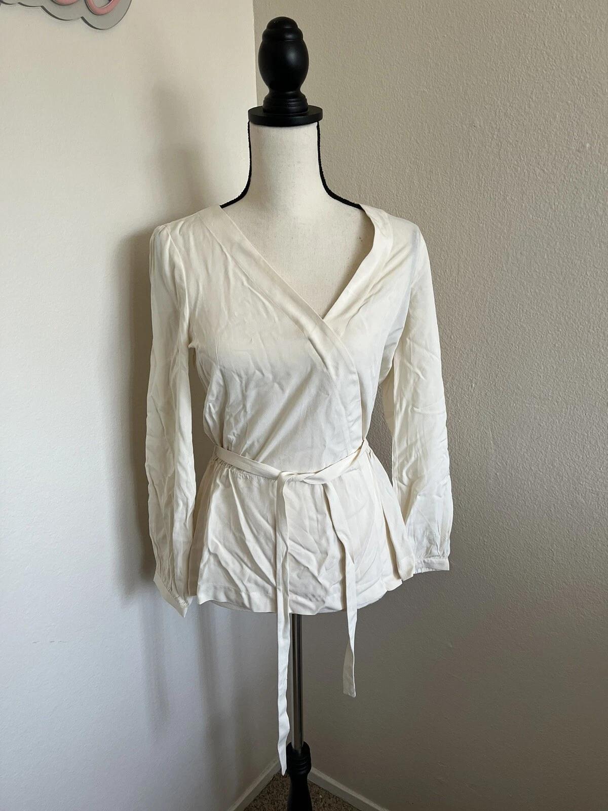 J Crew Mercantile Wrap Top K4944 Women’s Beige Cream Size 00 Small XL
J Crew Mercantile Wrap Top K4944 Women’s Beige Cream Size 00 Small XL