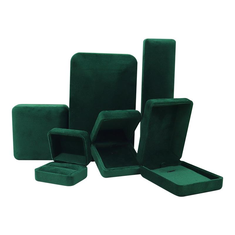 Шкатулка для украшений из железного бархата с закругленными углами для колец, ожерелий и браслетов
Шкатулка для украшений из железного бархата с закругленными углами для колец, ожерелий и браслетов