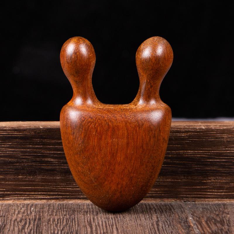 Гребень массажный с широкими зубьями из золотого сандала для меридианной терапии и укладки
Гребень массажный с широкими зубьями из золотого сандала для меридианной терапии и укладки