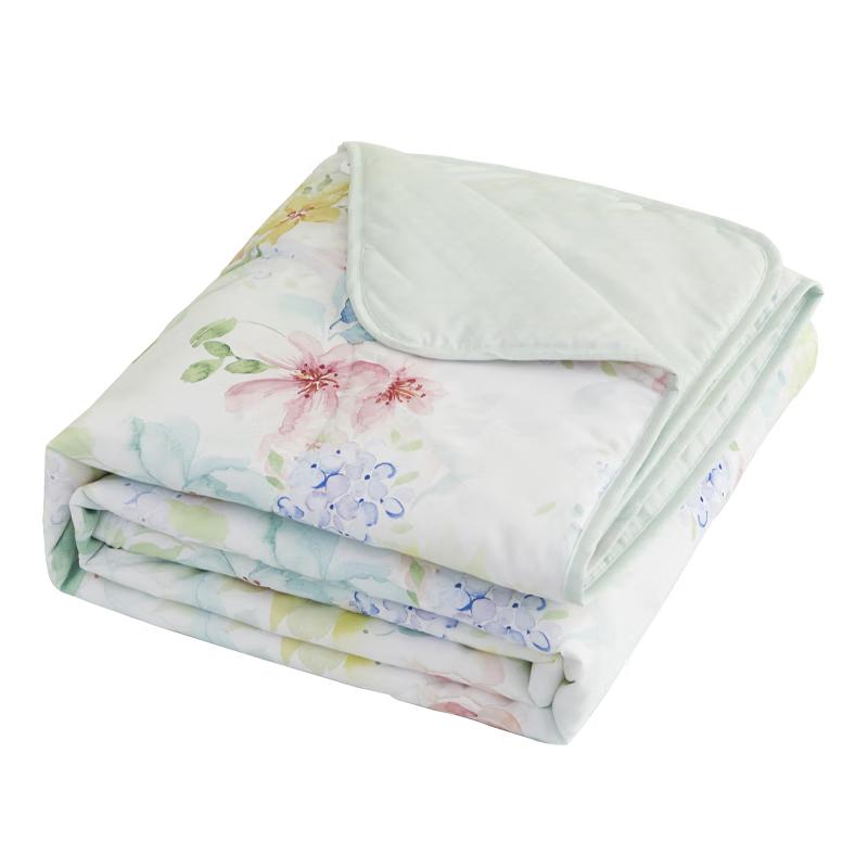 Hengyuanxiang Antibacterial Soft Summer Quilt
Hengyuanxiang Antibacterial Soft Summer Quilt