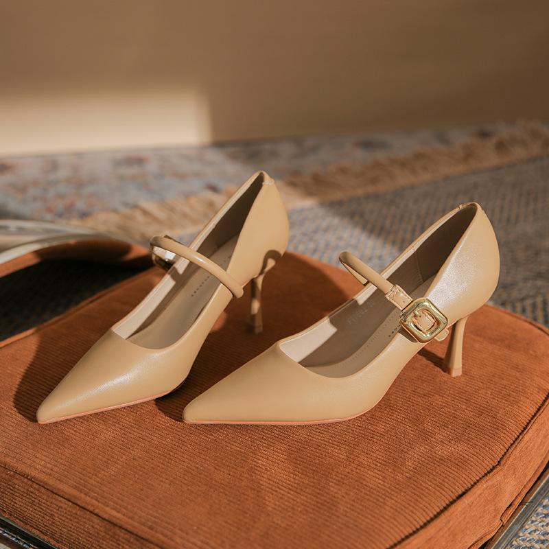 Fashion pointed black thin heel women s high heels, new sexy light mouth versatile metal buckle single shoes 39
Fashion pointed black thin heel women s high heels, new sexy light mouth versatile metal buckle single shoes 39