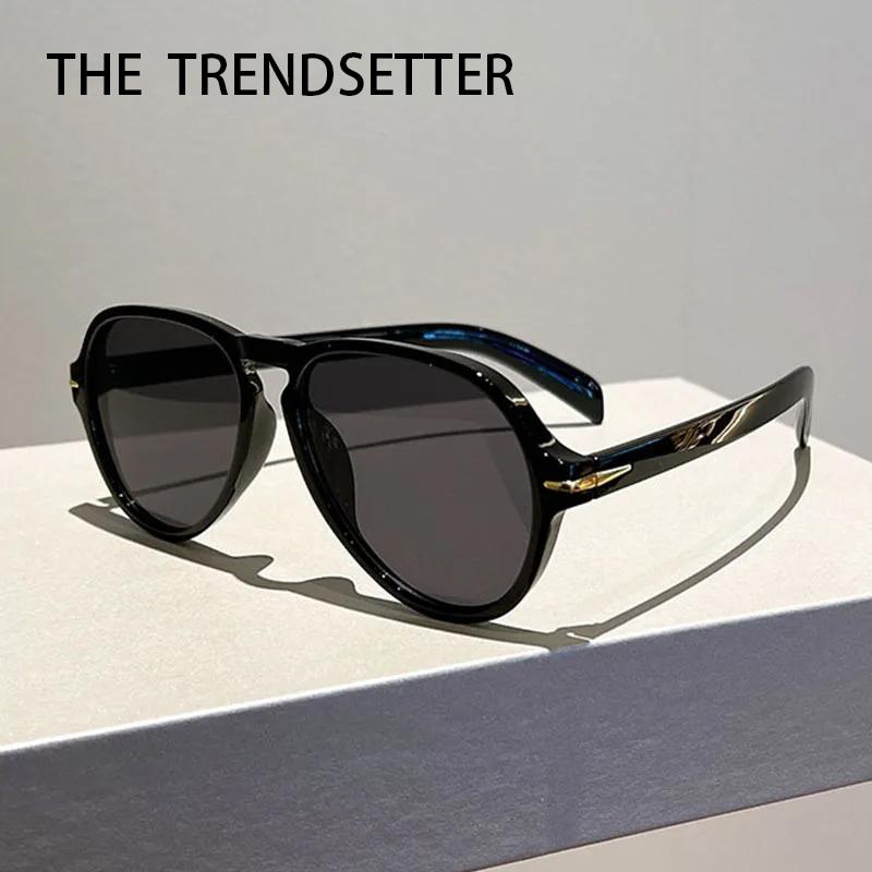 Large Frame Fashion Sunglasses Women Fashion Punk Rivets Decoration Gradient Eyewear Men Sunglasses
Large Frame Fashion Sunglasses Women Fashion Punk Rivets Decoration Gradient Eyewear Men Sunglasses