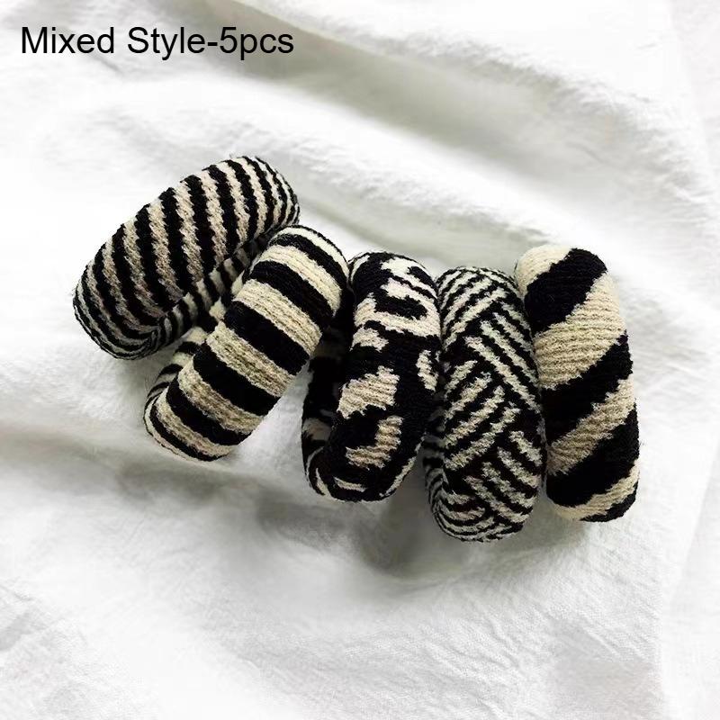 5pcs Printed Seamless Elastic Hair Ties - Thickened Hair Rings For Ponytails - Solid Color Hair Accessories for Women
5pcs Printed Seamless Elastic Hair Ties - Thickened Hair Rings For Ponytails - Solid Color Hair Accessories for Women