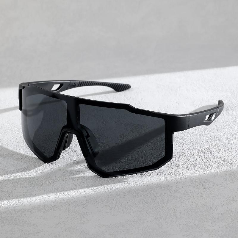 1/2pcs Unisex one-piece sport sunglasses, mirror lenses, UV protection, hollow arms. Perfect for outdoor, travel & cycling.
1/2pcs Unisex one-piece sport sunglasses, mirror lenses, UV protection, hollow arms. Perfect for outdoor, travel & cycling.