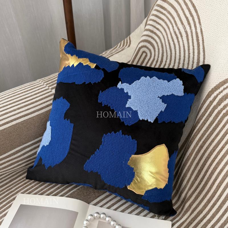 Nanyang Style Green Lumbar Pillow for Sofa, Bedside, and Dining Room 45*45cm (without insert) землистый/синий
Nanyang Style Green Lumbar Pillow for Sofa, Bedside, and Dining Room 45*45cm (without insert) землистый/синий