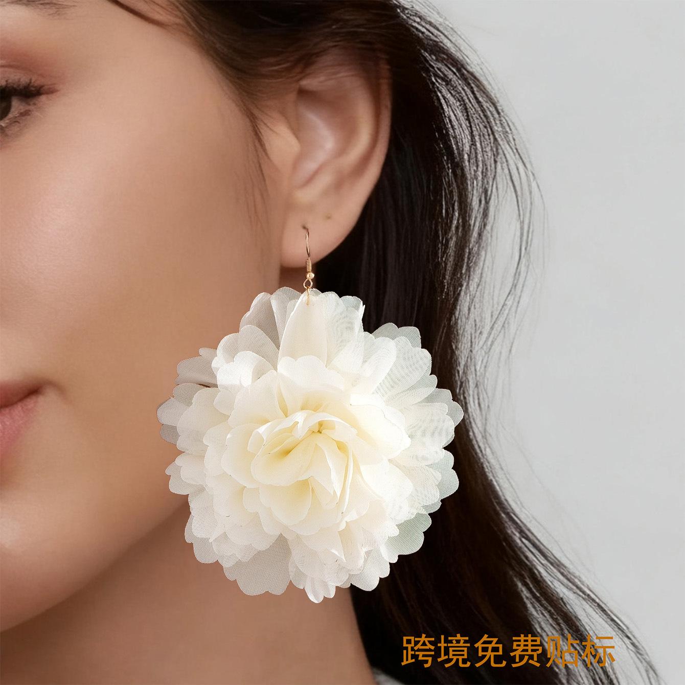 Peony flower large flower earrings, elegant high-end romantic banquet and French classic three-color options are available with texture білий
Peony flower large flower earrings, elegant high-end romantic banquet and French classic three-color options are available with texture білий