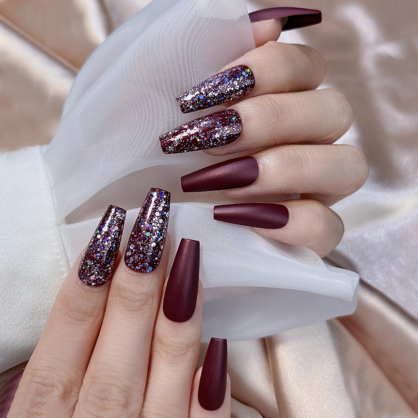 Wine Red Glitter Pink Wine Red Medium-length Square Head Bride Taking Photos for A Long-lasting Wearable Fake Nails Finished Product
Wine Red Glitter Pink Wine Red Medium-length Square Head Bride Taking Photos for A Long-lasting Wearable Fake Nails Finished Product