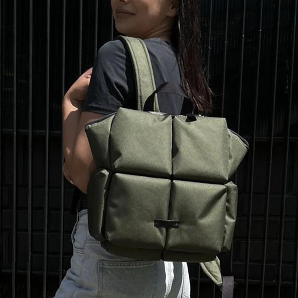 Fashion Designer Women s Backpack Winter Quilted Shoulder Bags for Women Space Down Padded Handbags Large Travel Bag Unisex Chic 30x30cm
Fashion Designer Women s Backpack Winter Quilted Shoulder Bags for Women Space Down Padded Handbags Large Travel Bag Unisex Chic 30x30cm
