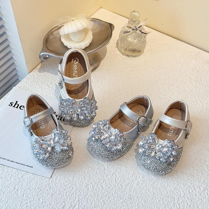 Sparkling Rhinestone Princess Shoes for Baby Girls - 2025 Spring/Autumn Collection Size 23 - Internal Length 14.8cm брудно-білий
Sparkling Rhinestone Princess Shoes for Baby Girls - 2025 Spring/Autumn Collection Size 23 - Internal Length 14.8cm брудно-білий