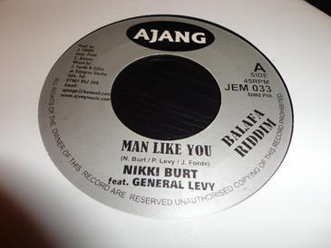 7-дюймовая пластинка NICKY BURT FEAT GENERAL LEVY / CUTT - Man Like You / (Слишком) Оружие В T JEM033 Аянг 2001 Великобритания Регги, Ска и Даб Б/У
7-дюймовая пластинка NICKY BURT FEAT GENERAL LEVY / CUTT - Man Like You / (Слишком) Оружие В T JEM033 Аянг 2001 Великобритания Регги, Ска и Даб Б/У