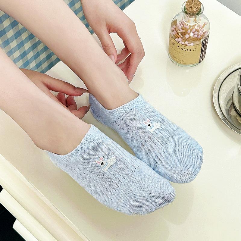 5 Pairs of Women s Spring and Summer Thin Non Slip Cute Cartoon Embroidered Invisible Boat Socks 5 Pairs
5 Pairs of Women s Spring and Summer Thin Non Slip Cute Cartoon Embroidered Invisible Boat Socks 5 Pairs