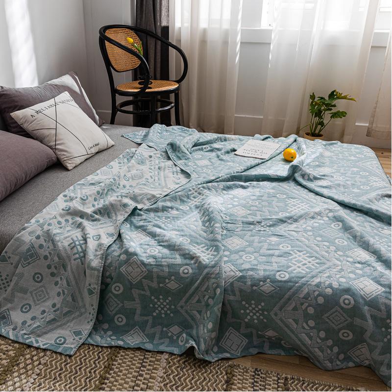 Новое хлопковое четырехслойное марлевое одеяло покрыто ворсовым одеялом с кондиционером, летним прохладным одеялом и повседневным одеялом из хлопка. 150x200cm
Новое хлопковое четырехслойное марлевое одеяло покрыто ворсовым одеялом с кондиционером, летним прохладным одеялом и повседневным одеялом из хлопка. 150x200cm