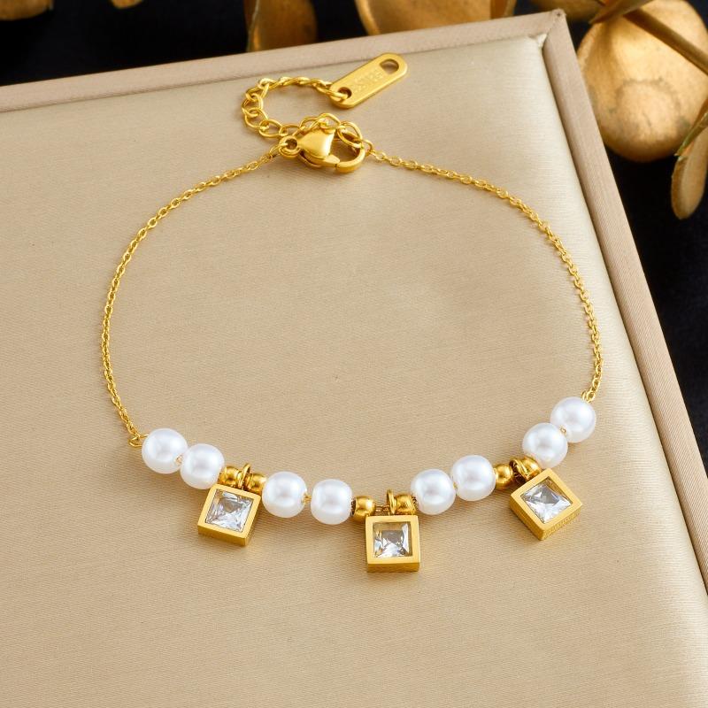 Gold Plated Stainless Steel Pearl and Square CZ Charm Bracelet for Women золотой
Gold Plated Stainless Steel Pearl and Square CZ Charm Bracelet for Women золотой