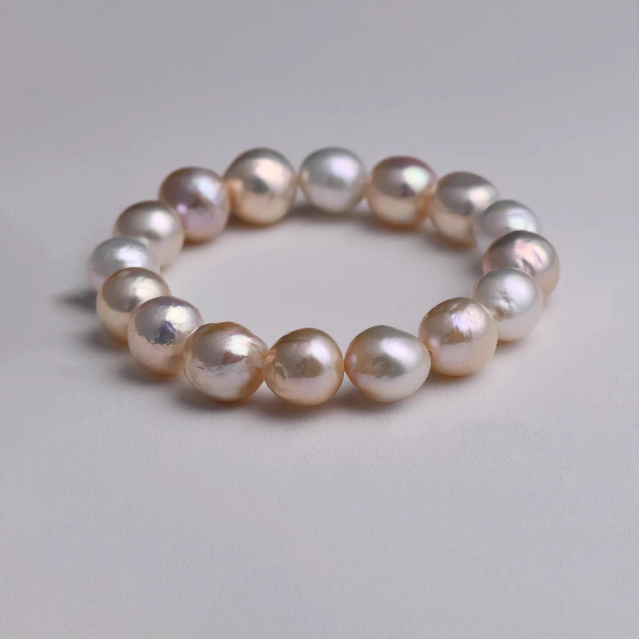 Natural big grandma baroque bright light colorful Maillard candy pearl bracelet French small fragrant style beautiful jewelry elastic cord/wrinkled wrist can be worn 15-16cm
Natural big grandma baroque bright light colorful Maillard candy pearl bracelet French small fragrant style beautiful jewelry elastic cord/wrinkled wrist can be worn 15-16cm