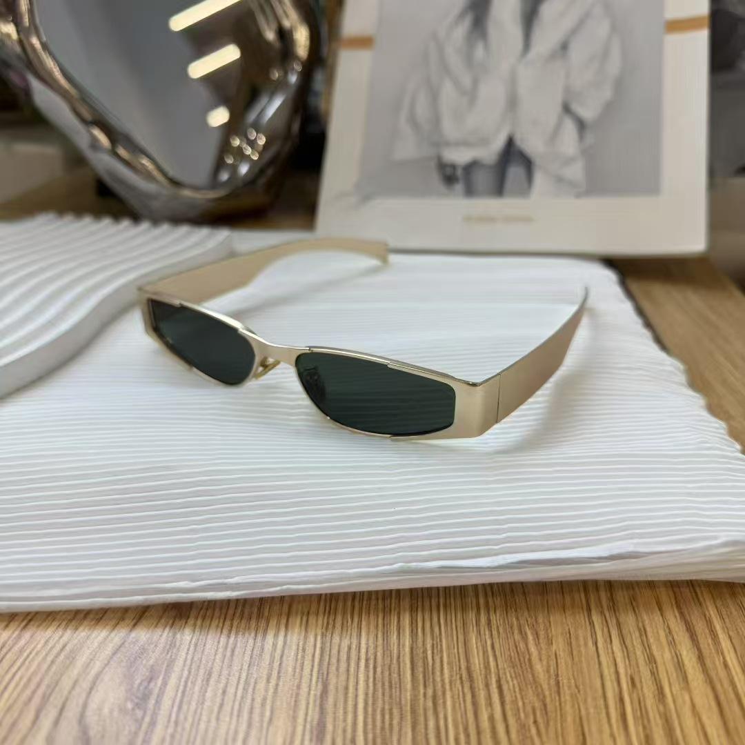 High Quality Men Sunglasses Fashion Stylish UV400 Protection Sun Glasses ladies Driving Travelling Sunglass for Men
High Quality Men Sunglasses Fashion Stylish UV400 Protection Sun Glasses ladies Driving Travelling Sunglass for Men