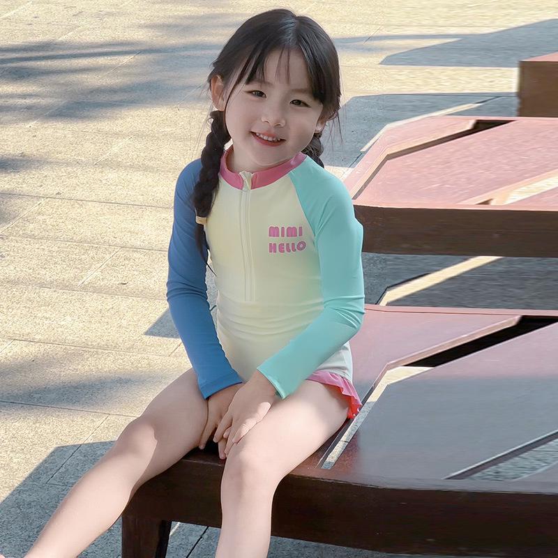 2025 Girls Beige Patchwork One-Piece Swimsuit - Fashionable Vacation Swimwear for Small and Medium Sizes 100 cm
2025 Girls Beige Patchwork One-Piece Swimsuit - Fashionable Vacation Swimwear for Small and Medium Sizes 100 cm