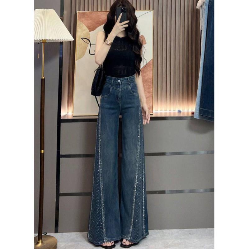 Women s Lightweight Summer Flared Straight-Leg Pants with Rhinestone Accents: Simple Wide-Leg Jeans XXS темно-синього кольору
Women s Lightweight Summer Flared Straight-Leg Pants with Rhinestone Accents: Simple Wide-Leg Jeans XXS темно-синього кольору