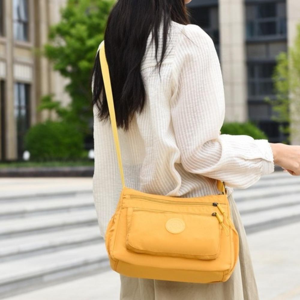Multi-Pocket Oxford Cloth Crossbody Bag Multi-Layer Large Capacity Shoulder Bag Mommy Bag Outdoor вина червоного кольору
Multi-Pocket Oxford Cloth Crossbody Bag Multi-Layer Large Capacity Shoulder Bag Mommy Bag Outdoor вина червоного кольору