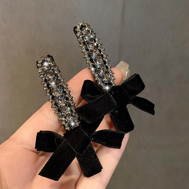 2Pcs Vintage Bowkont Barrettes Hair Clips For Girls French Clips With Artificial Pearls Velvet Hair Accessories as the picture
2Pcs Vintage Bowkont Barrettes Hair Clips For Girls French Clips With Artificial Pearls Velvet Hair Accessories as the picture