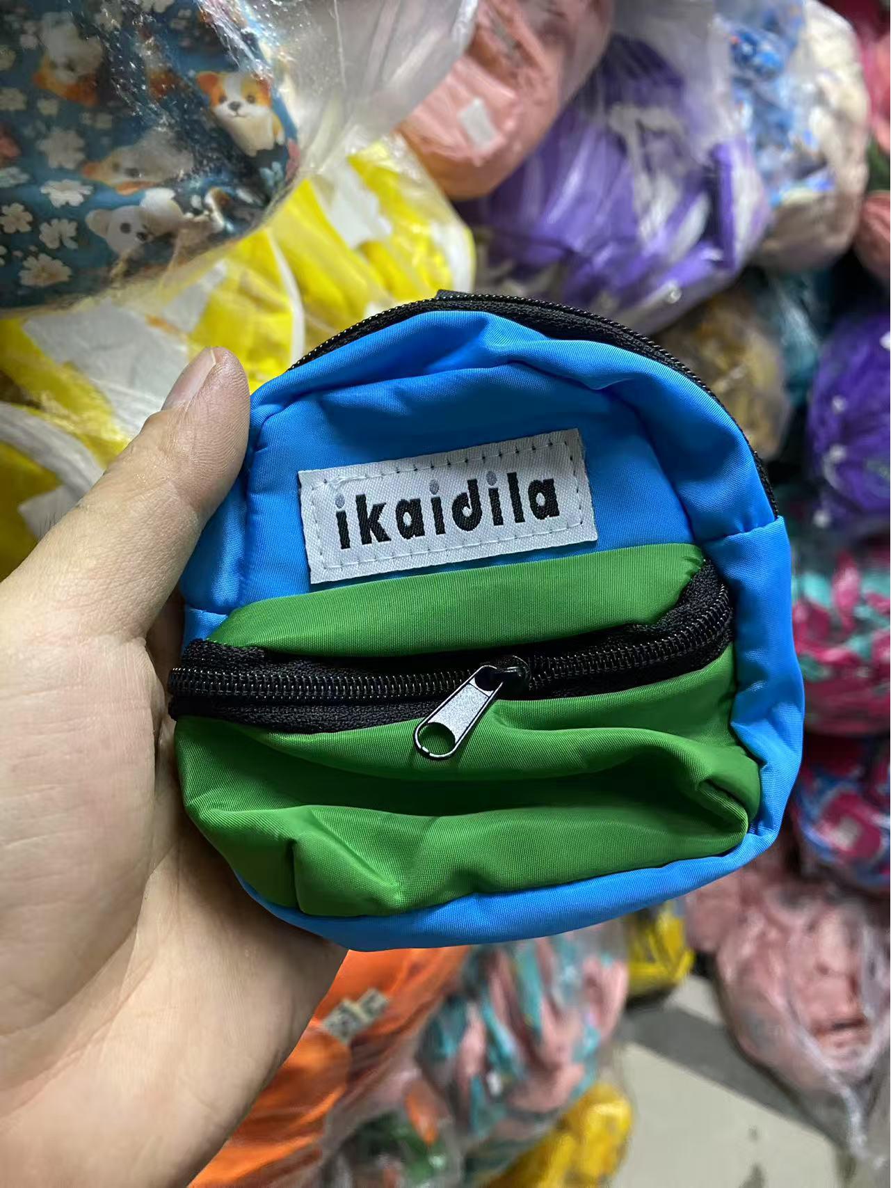 Dopamine Travel Colorful Mini Bag: Multi-functional Phone Lanyard, Coin Purse, Shoulder & Handheld Short Bag
Dopamine Travel Colorful Mini Bag: Multi-functional Phone Lanyard, Coin Purse, Shoulder & Handheld Short Bag