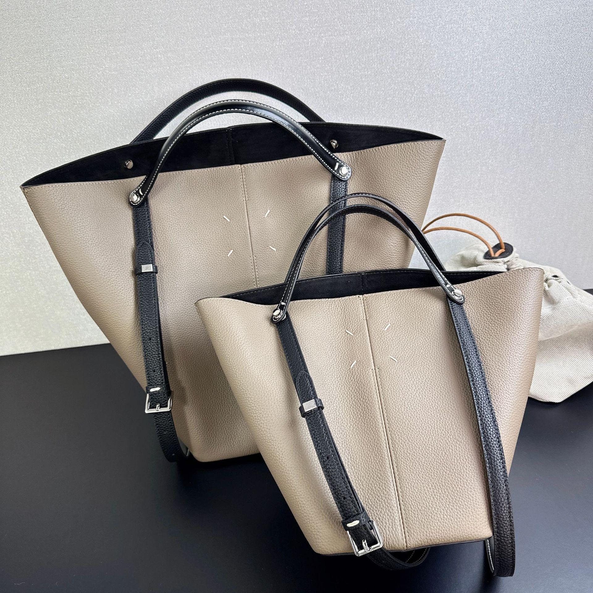 Bucket bag, genuine leather basket bag, loose texture, top layer cowhide, large capacity single-shoulder tote bag for women Small 29 * 26 * 15cm
Bucket bag, genuine leather basket bag, loose texture, top layer cowhide, large capacity single-shoulder tote bag for women Small 29 * 26 * 15cm