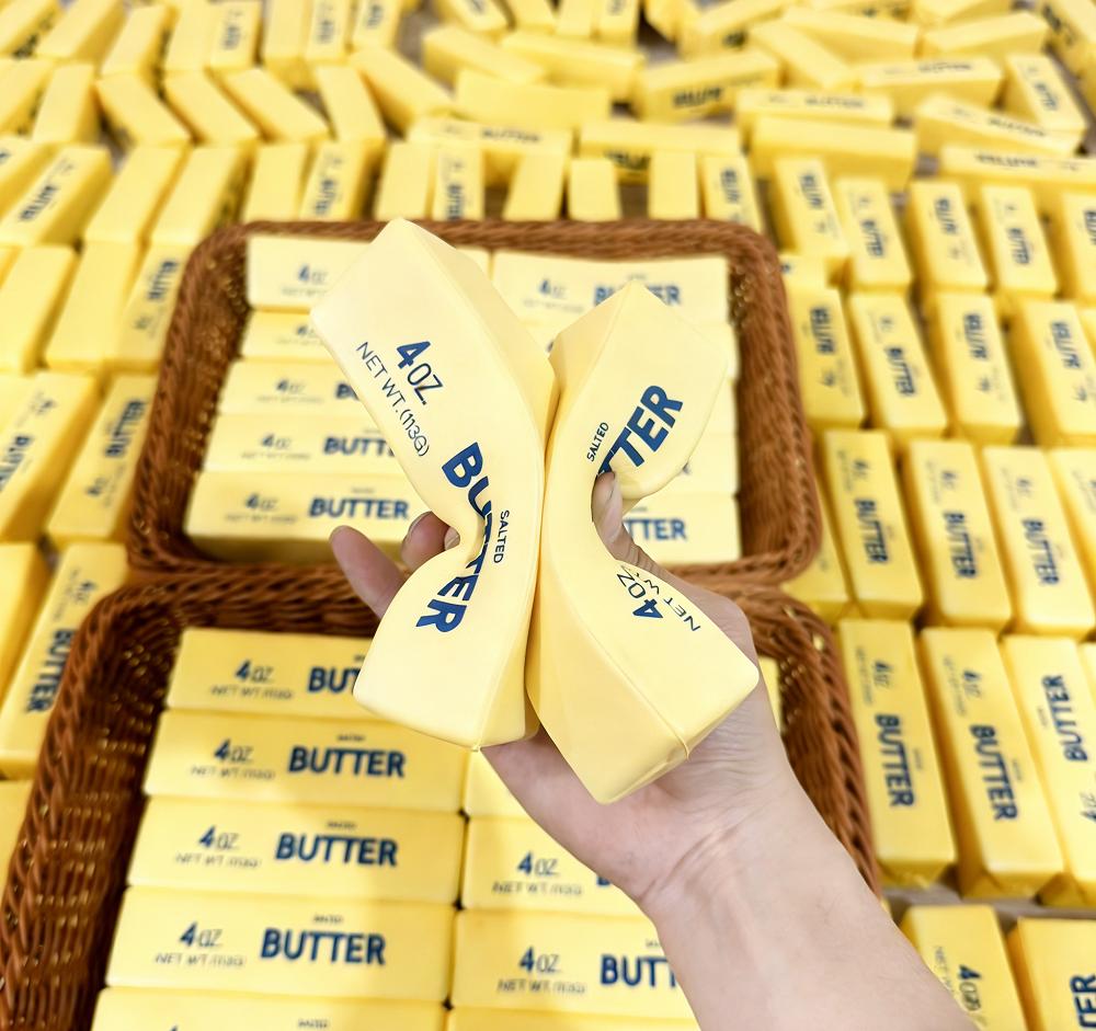 Ultra Wet Plush Butter Stick, Milk Bar, Gentle Rebound, Kneading, Music, Stress Relief, Kneading, Work, Class, Stress Ease Tool
Ultra Wet Plush Butter Stick, Milk Bar, Gentle Rebound, Kneading, Music, Stress Relief, Kneading, Work, Class, Stress Ease Tool