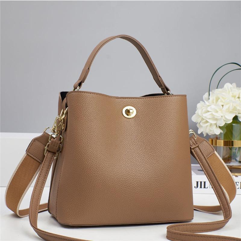 Fashion trendy shoulder bag Korean version of simple personalized women s bag new bag versatile messenger large bag handbag хакі
Fashion trendy shoulder bag Korean version of simple personalized women s bag new bag versatile messenger large bag handbag хакі