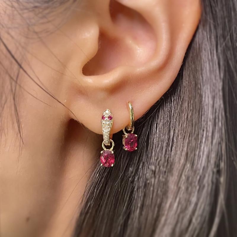 Longlong Jin 2024 925 Silver Oval Gem Earrings - Exquisite Red, Blue, Green Design 925 Silver
Longlong Jin 2024 925 Silver Oval Gem Earrings - Exquisite Red, Blue, Green Design 925 Silver