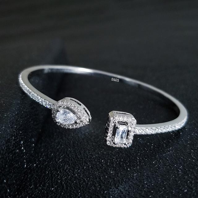 Luxury Punk Snake Butterfly Gold Silver Color Adjustable Open Bracelet Bangle for Women Wedding on Hand Love Designer S5214
Luxury Punk Snake Butterfly Gold Silver Color Adjustable Open Bracelet Bangle for Women Wedding on Hand Love Designer S5214