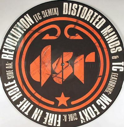 12-дюймовая пластинка DISTORTED MINDS, MC FOXY - Fire In The Hole / Revolution (TC R DSR08 D-Style Recordi 2005 UK Танцевальная и Электронная Б/У
12-дюймовая пластинка DISTORTED MINDS, MC FOXY - Fire In The Hole / Revolution (TC R DSR08 D-Style Recordi 2005 UK Танцевальная и Электронная Б/У