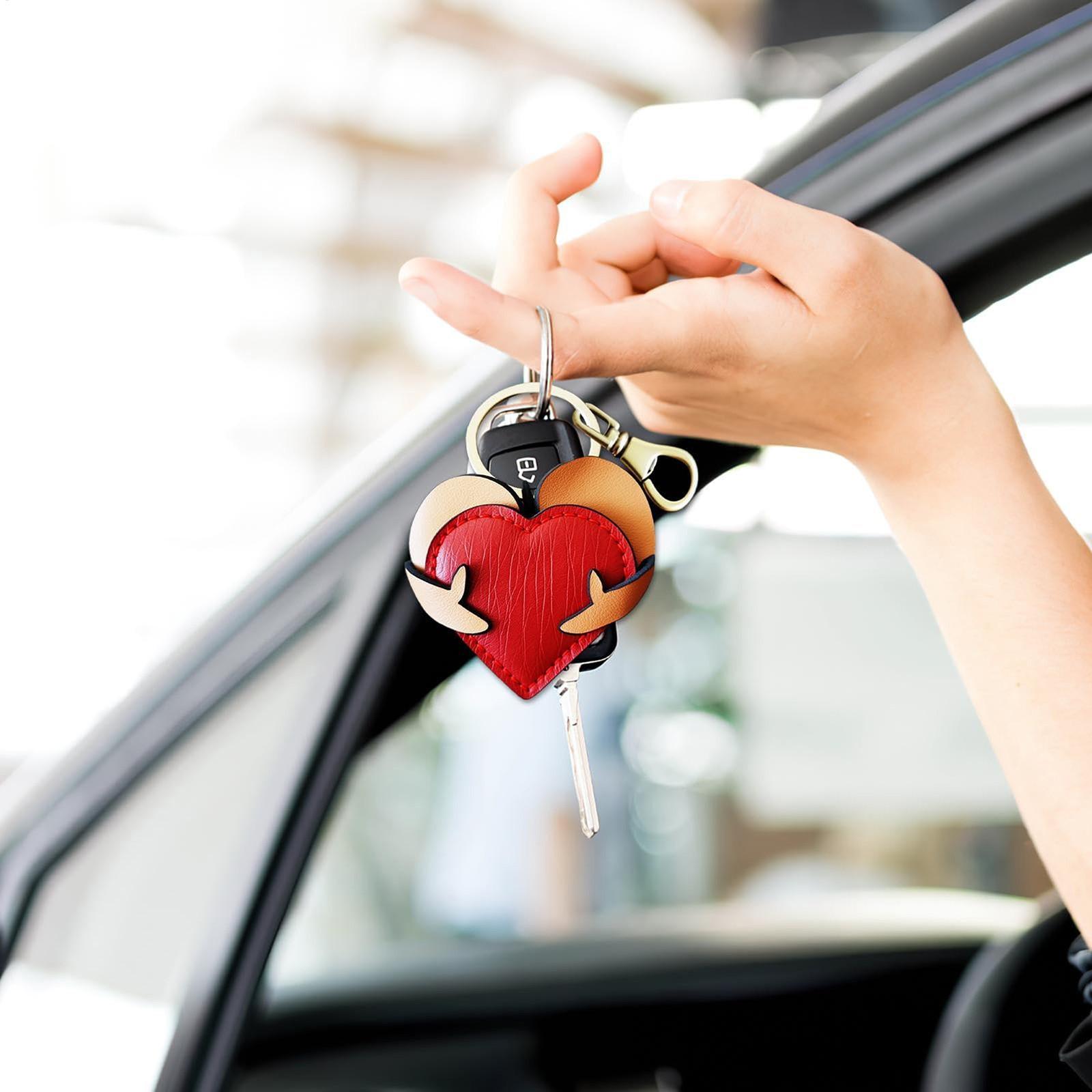 Брелок-сердце из кожи ручной работы на День матери One Size
Брелок-сердце из кожи ручной работы на День матери One Size